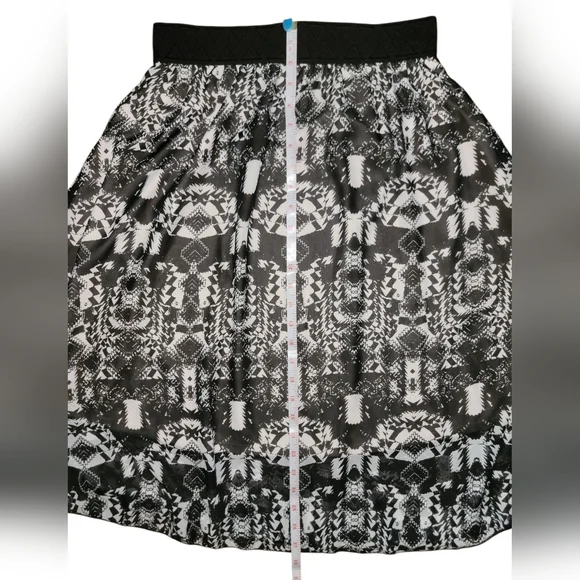 LuLaRoe | Black and White Geometric Midi Skirt Small - Picture 3 of 8